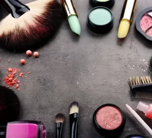 4 Types of Cosmetics Your Business Can Sell